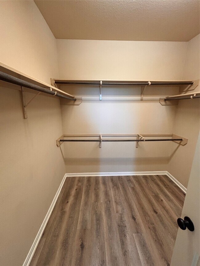 Building Photo - 11702 Eagle Ridge Dr