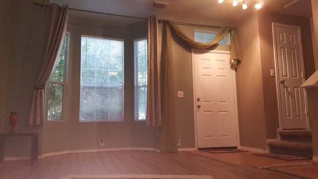 Room/Lot Dimension 15X15, New custom paint &amp;amp; new vinyl wood floor. Extended foyer, designer paint and wall frame, new upgrades and more. Energy Features \ Digital Program Thermostat -Smoke Alarms - Smoke Free - 23619 Twisting Falls Drive