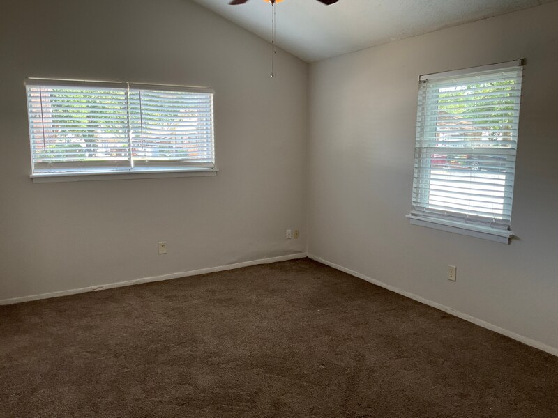 Building Photo - 4701 Flat Shoals Rd