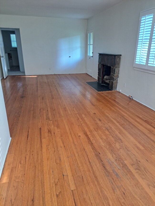 Building Photo - 4574 Viro Rd