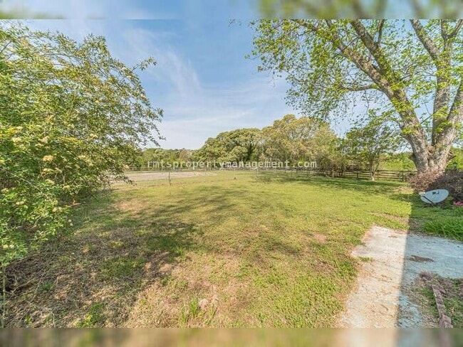 Building Photo - 7680 Jefferson River Rd