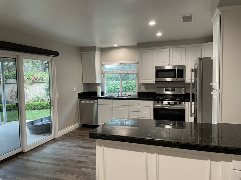Building Photo - 4704 Penrose Ave