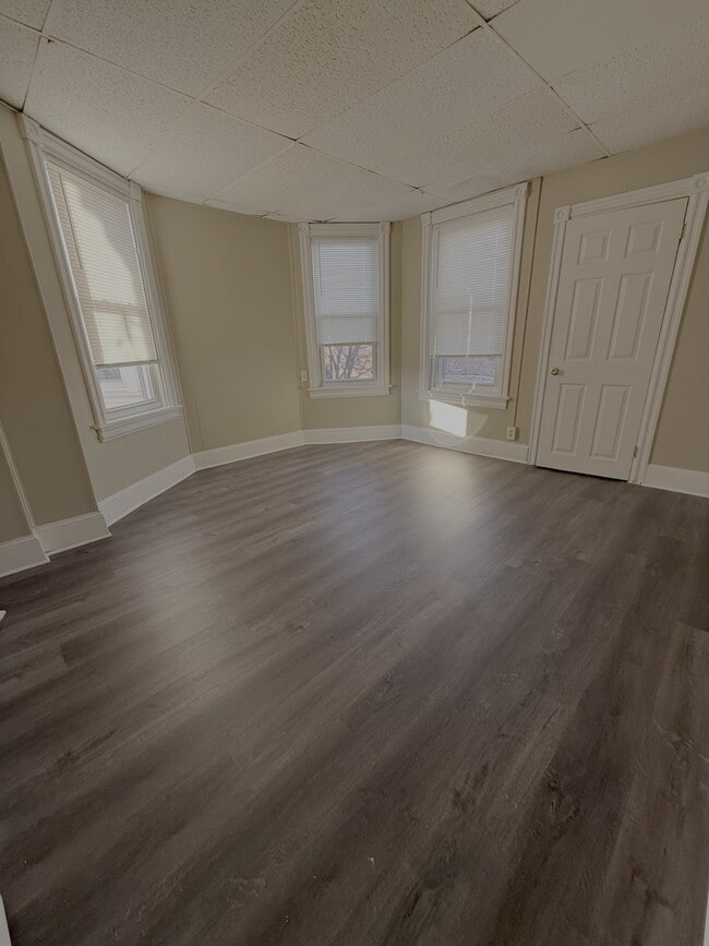 Building Photo - 1913 W 2nd St