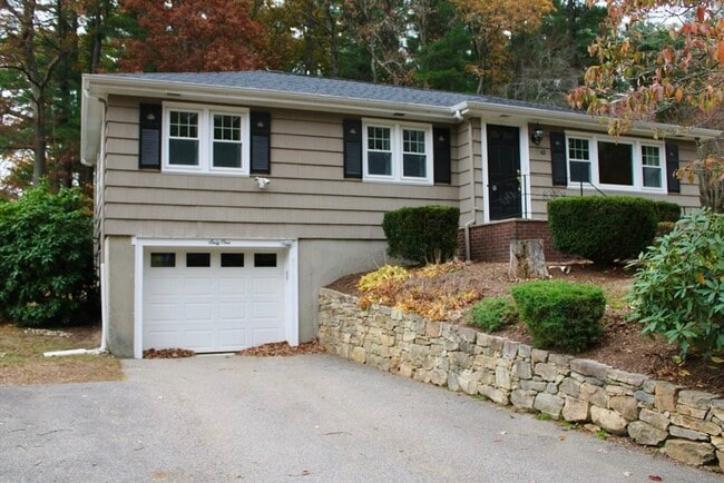 Building Photo - 61 Alton St