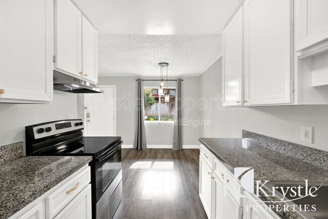 Building Photo - 1060 Oak Grove Rd