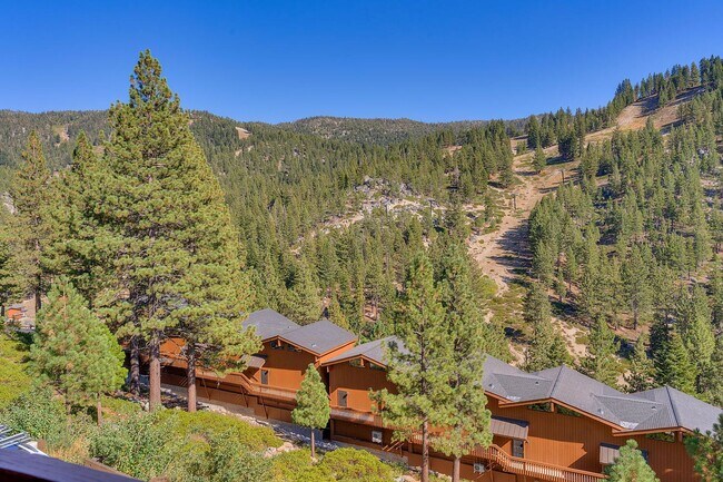 Building Photo - Lakeview condo in Incline Village