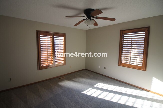 Building Photo - Bedrooms on the Main Level w/ Finished Wal...