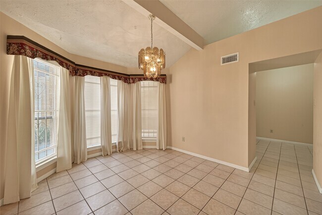 Building Photo - 11866 Plumbrook Dr