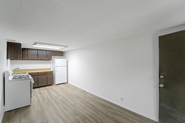 Building Photo - 129 N 1st Ave