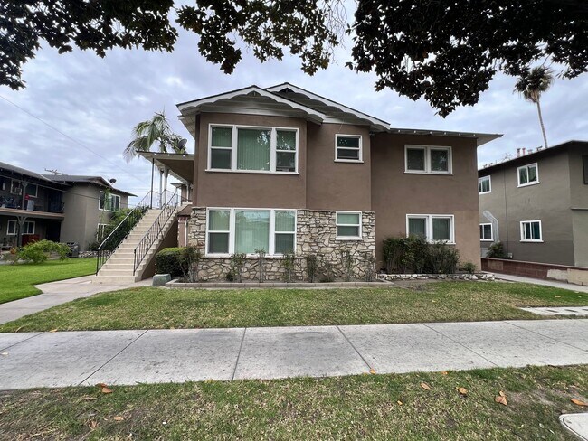 Building Photo - EAST313