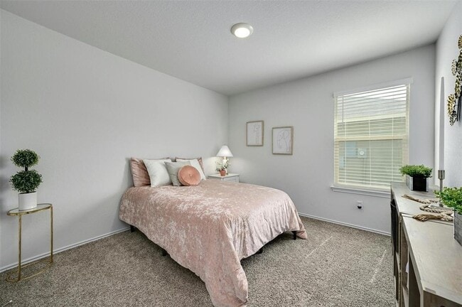 Building Photo - 1045 Taggart Trail