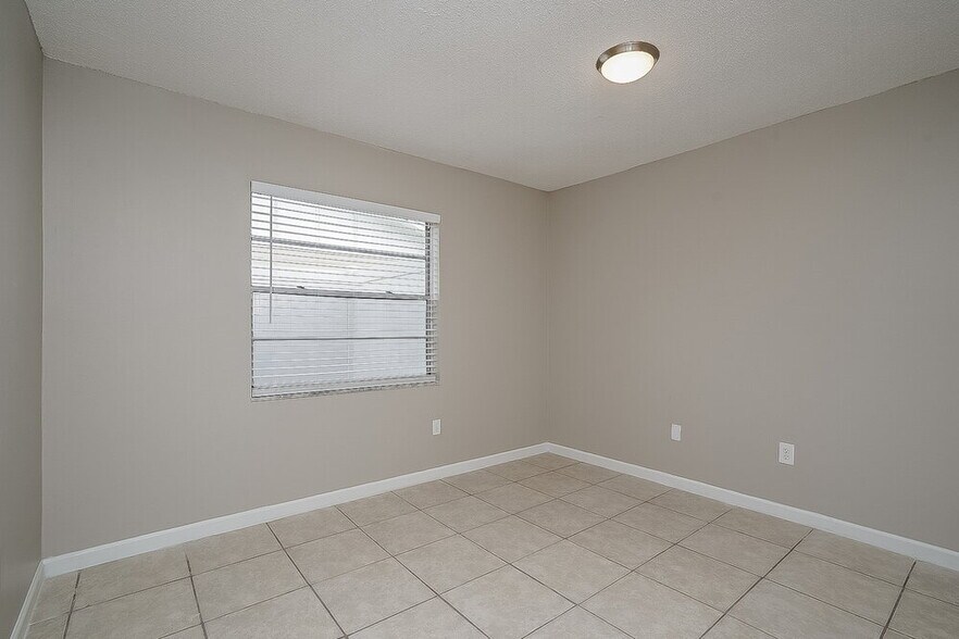 Building Photo - 1070 Bridlewood Way