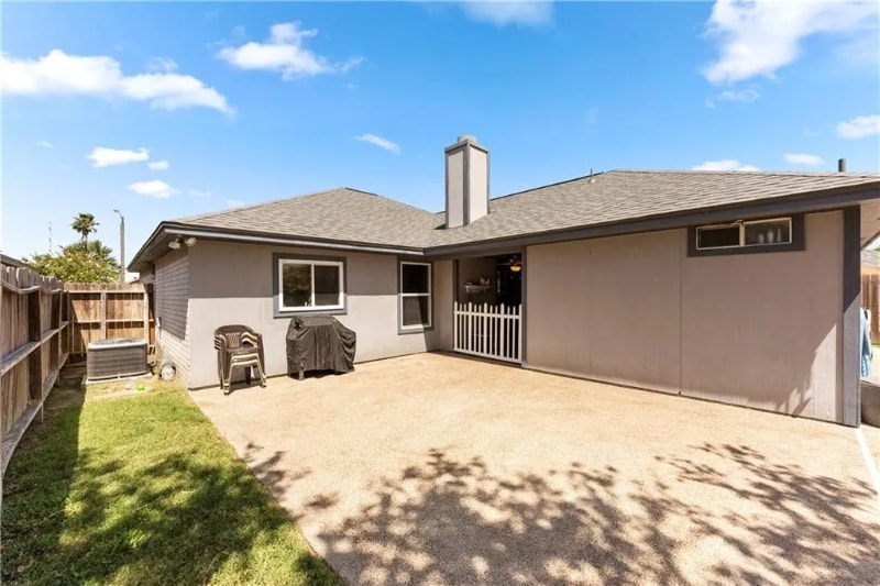 Building Photo - 7141 Cano Ln