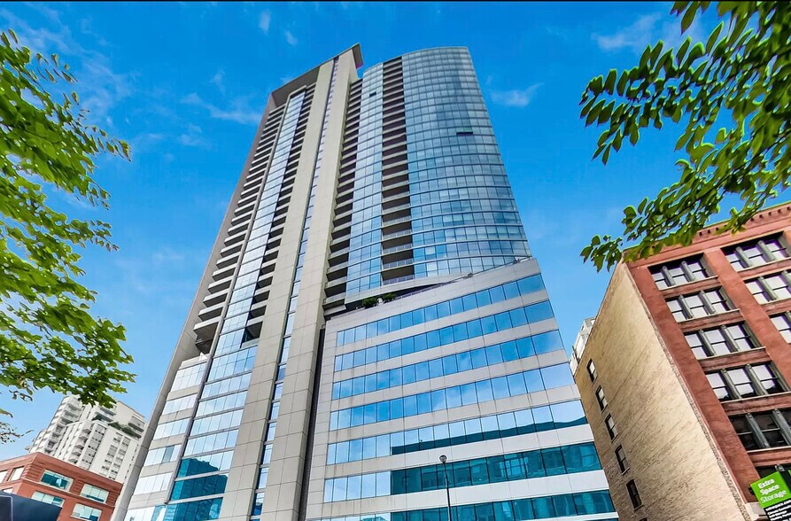 Building Photo - 303 W Ohio St
