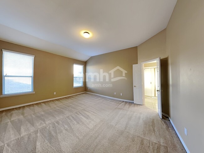 Building Photo - 2710 Beacon Hill Dr