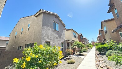 Building Photo - North Central (Mountain and Prince)  2 story, 3 bed, 2.5 bath home with 2 car garage!