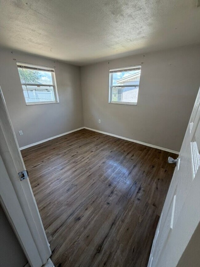 Building Photo - 6935 Twilite Dr