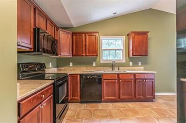 Building Photo - 428 Green Links Dr