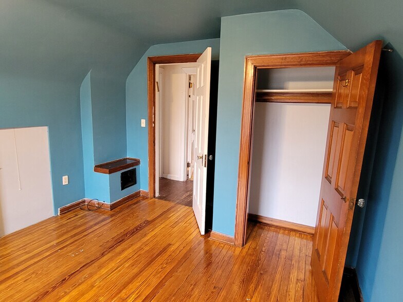 Building Photo - 4317 Duneden Ave