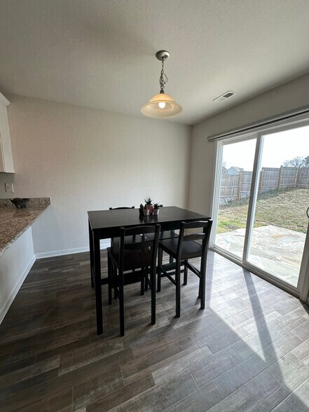 Building Photo - 2071 Alderman Way