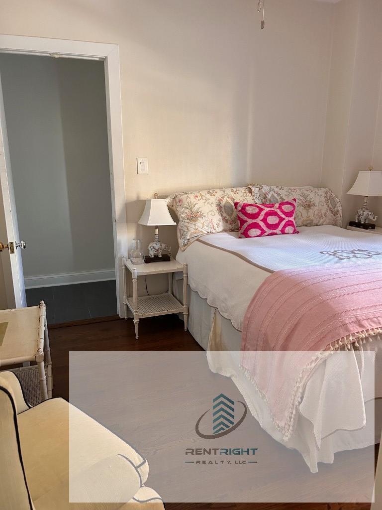 Building Photo - 534 W Stratford Pl