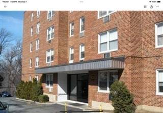 Primary Photo - 510 Midland Ave