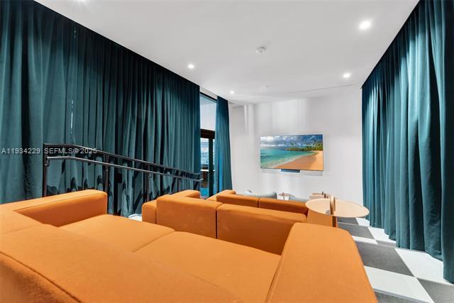 Building Photo - 11 NE 6th St