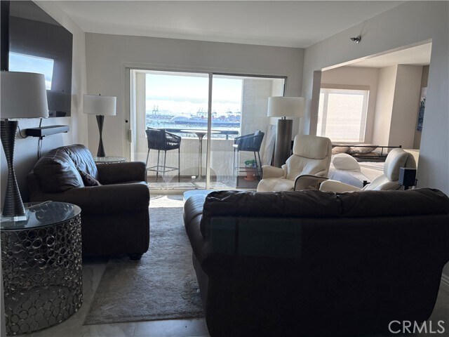 Building Photo - 525 E Seaside Way