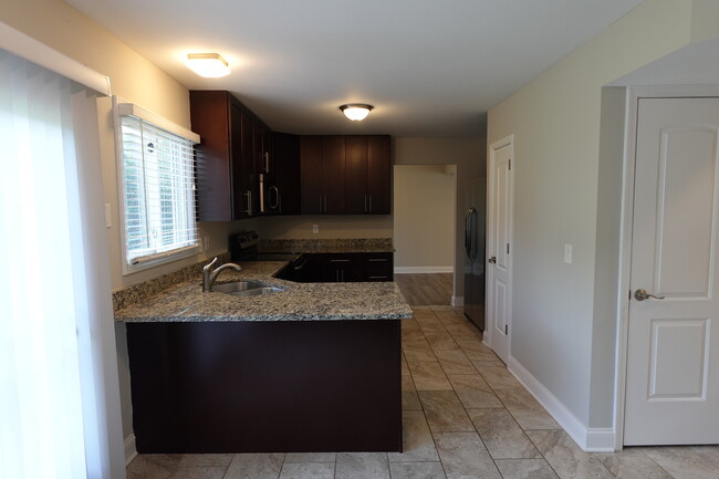 Building Photo - 1259 Knollwood Cir