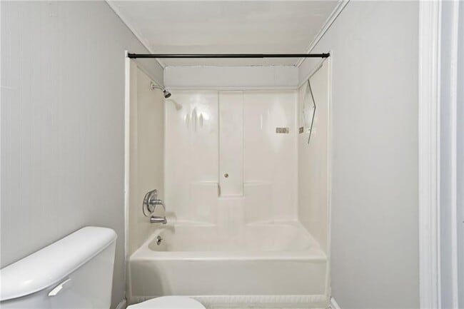 Building Photo - 212 Chandler St