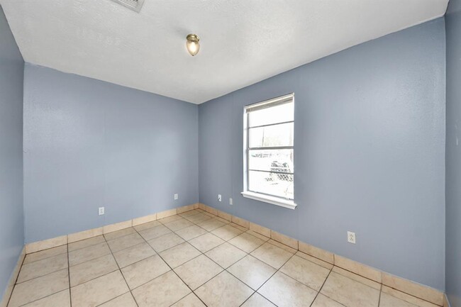 Building Photo - 13710 Brownsville St