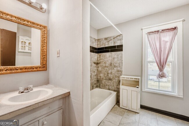 Building Photo - 3160 Kipling Dr