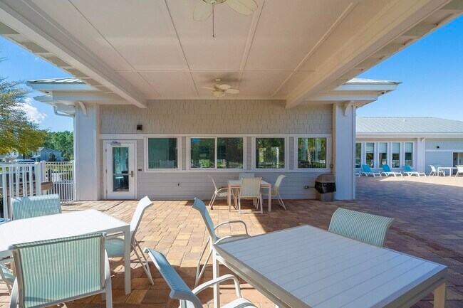 Building Photo - 494 Aventurine Ave