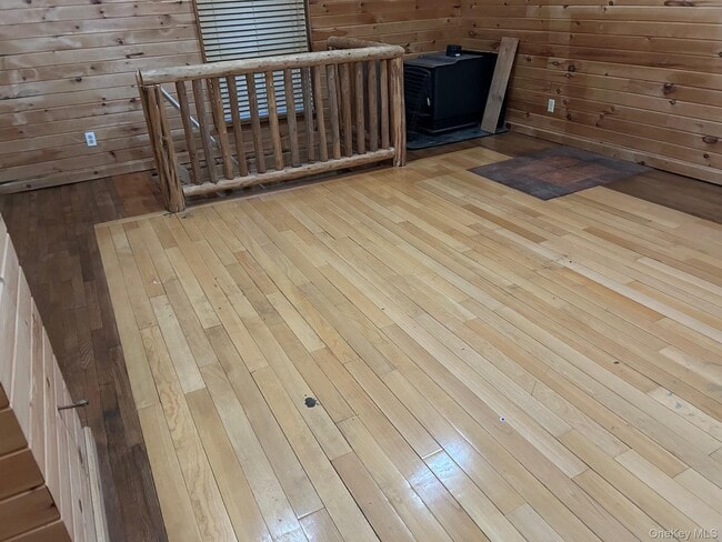 Building Photo - 5 Elm St