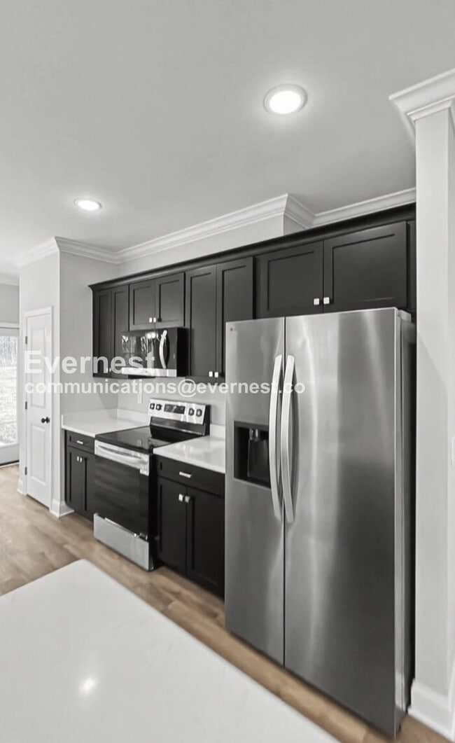 Building Photo - 4898 Fannon Dr