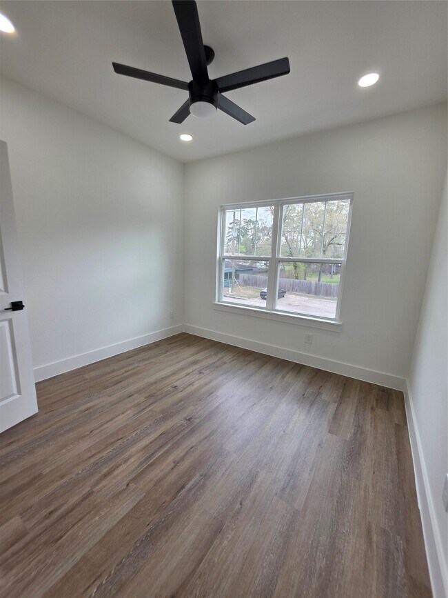 Building Photo - 1407 Odd Fellow St