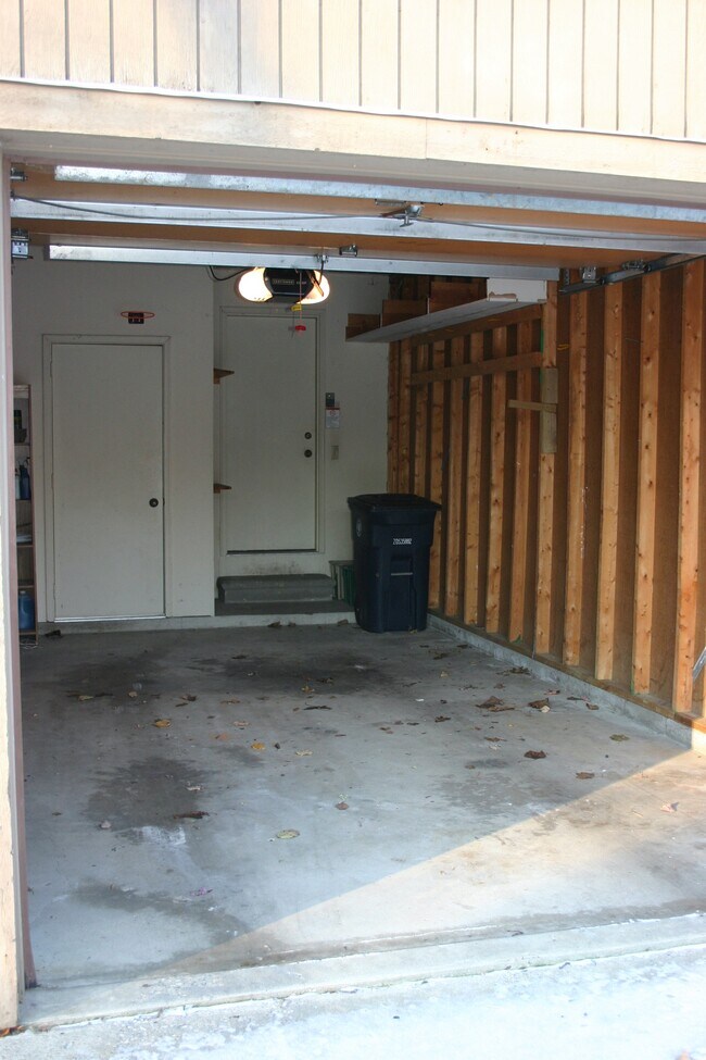 1 Car Garage - 1750 W Liberty St