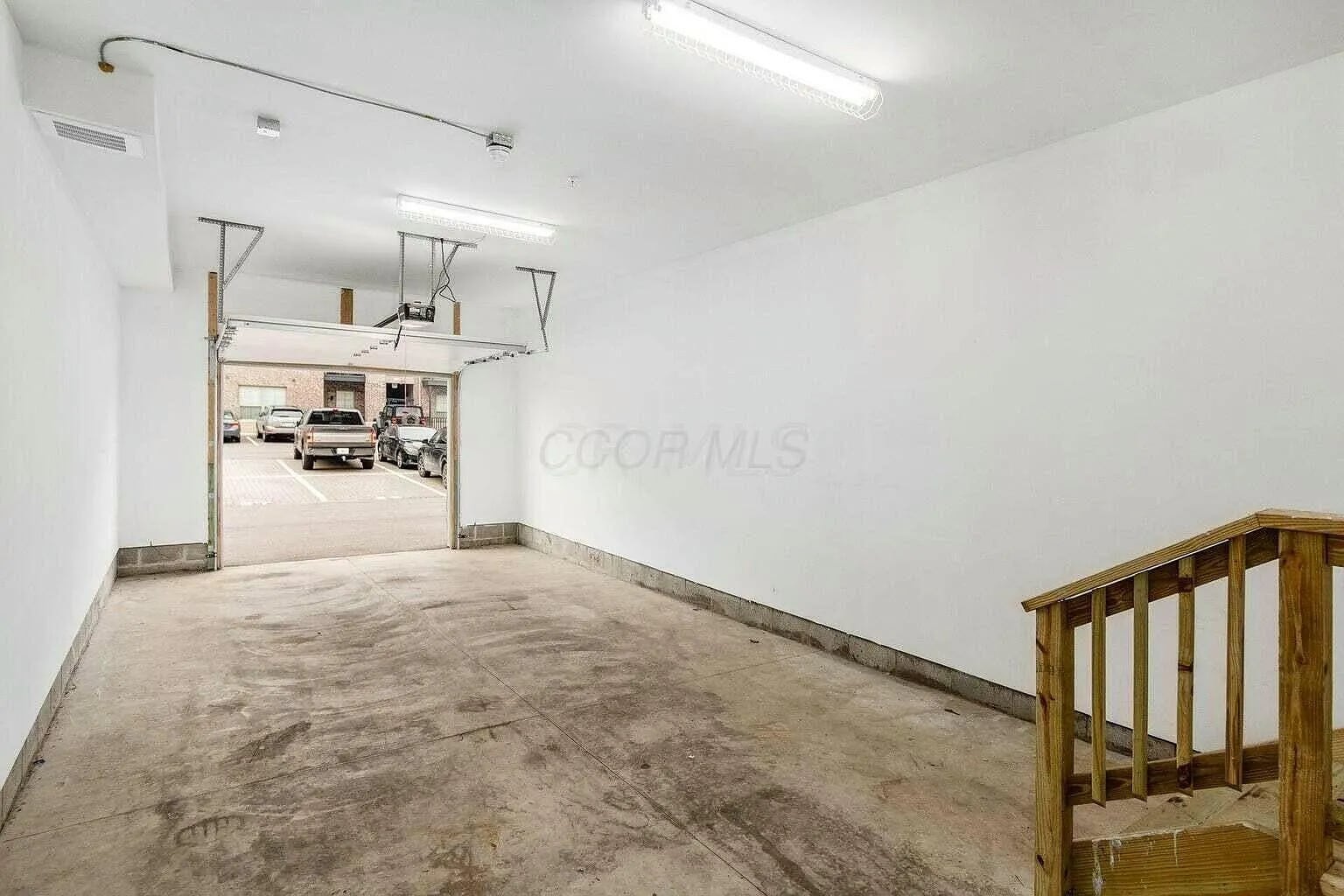 Tandem garage - 751 N 6th St