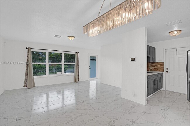 Building Photo - 3431 NW 5th Pl