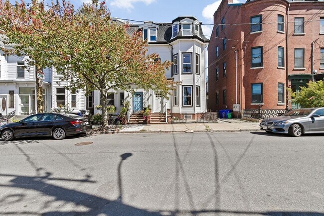Building Photo - 178 Webster St