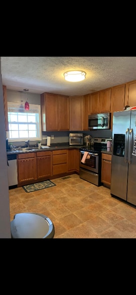 Building Photo - 412 Mangum Ct