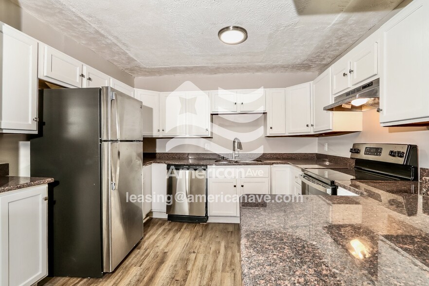 Building Photo - 10100 McNeely Lake Dr