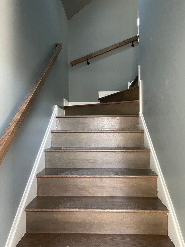 Building Photo - 1531 S Harding Ave