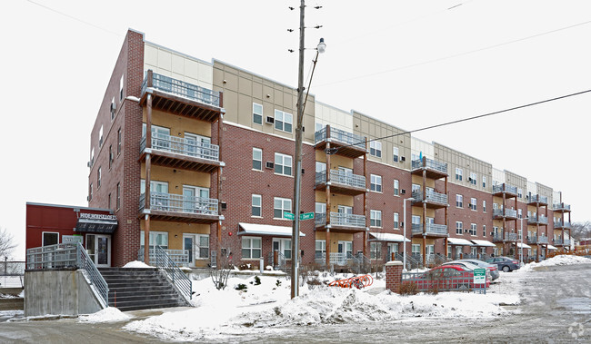 Building Photo - Hide House Lofts Bayview