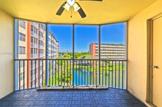 Building Photo - 1770 NE 191st St