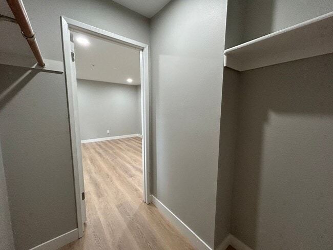 Building Photo - Sophisticated 2BR Walnut Creek Residence –...