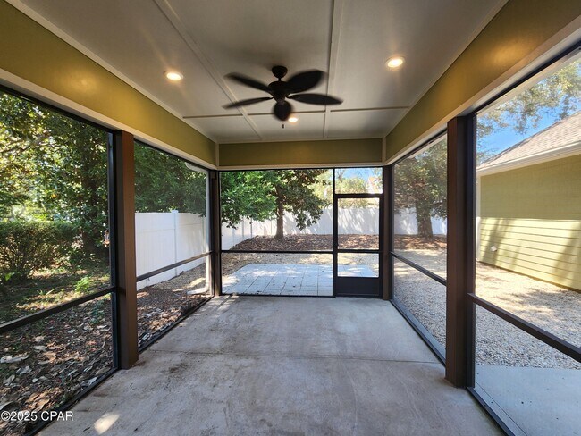 Building Photo - 3816 Mariner Dr