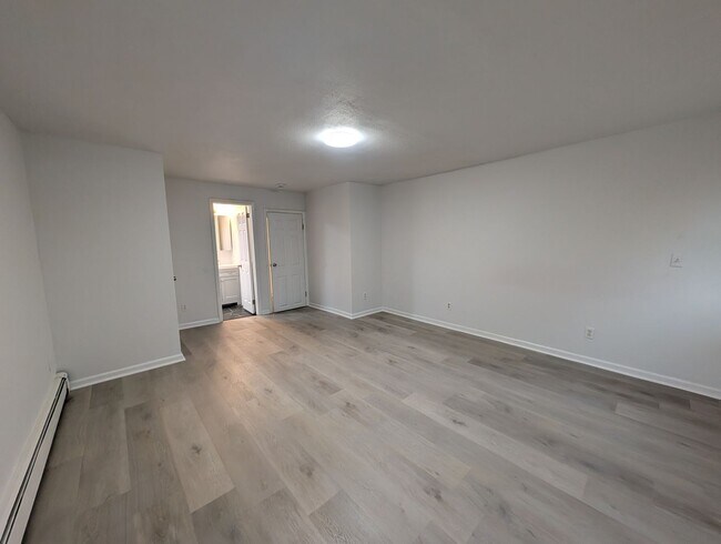 Building Photo - Stunning 3 bedroom 2 bathroom single family house available in Asbury Park!