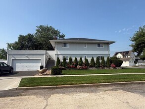 Building Photo - 77 Nassau Ln