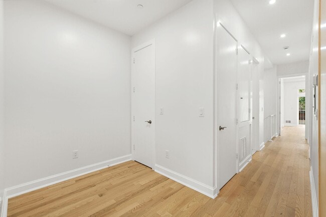 Building Photo - 153 New York Ave